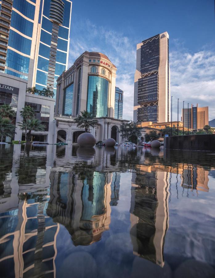 Safi Royal Luxury Valle San Pedro Garza García Kültér fotó The Petronas Twin Towers, Kuala Lumpur