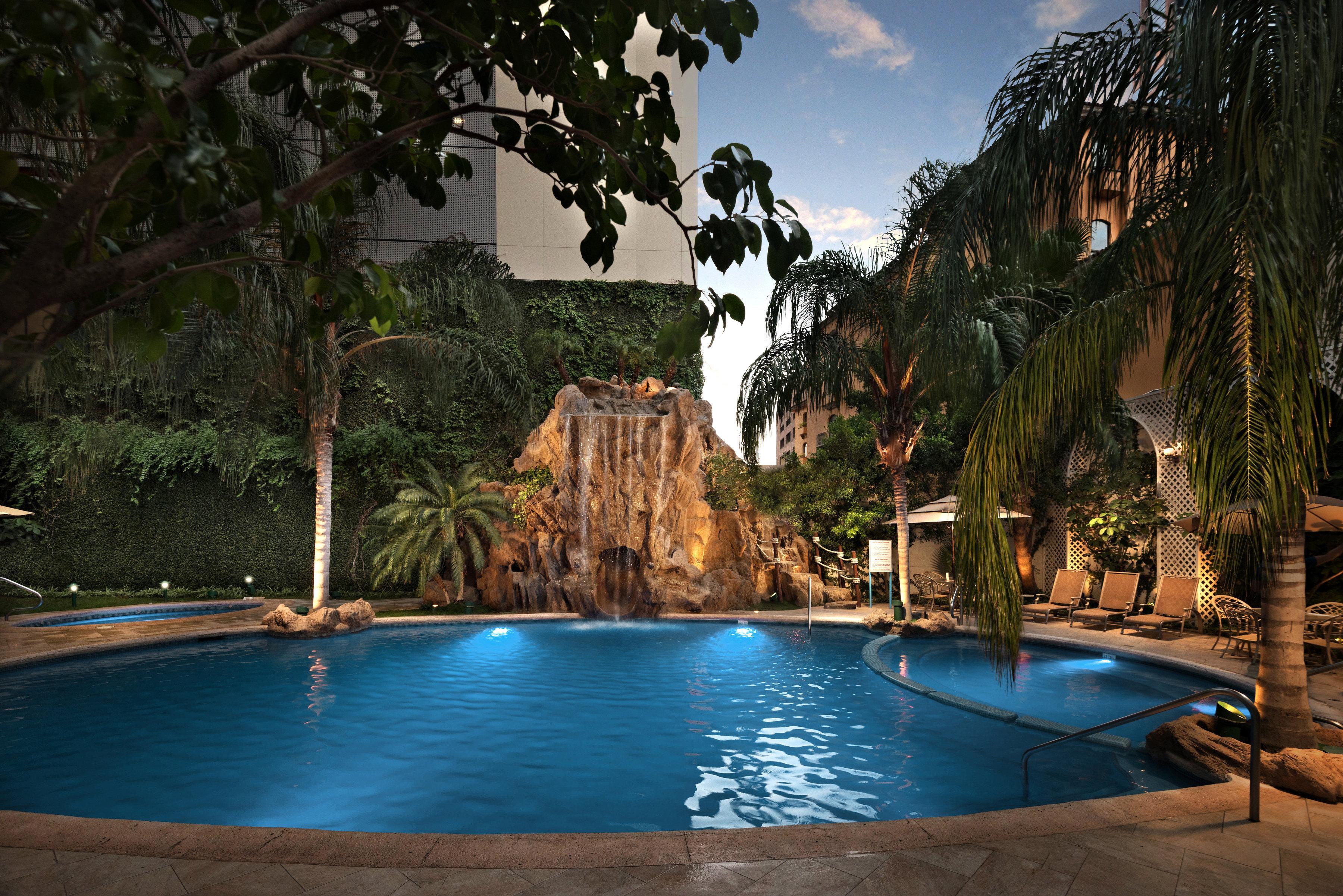 Safi Royal Luxury Valle San Pedro Garza García Kültér fotó The pool at the hotel