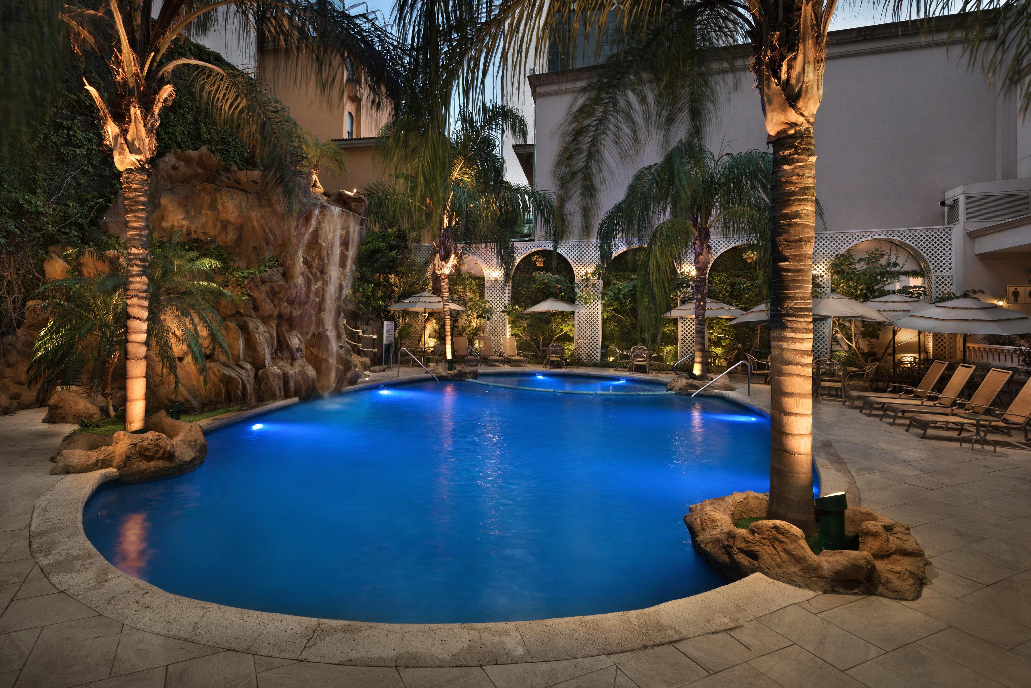 Safi Royal Luxury Valle San Pedro Garza García Kültér fotó The pool at the hotel