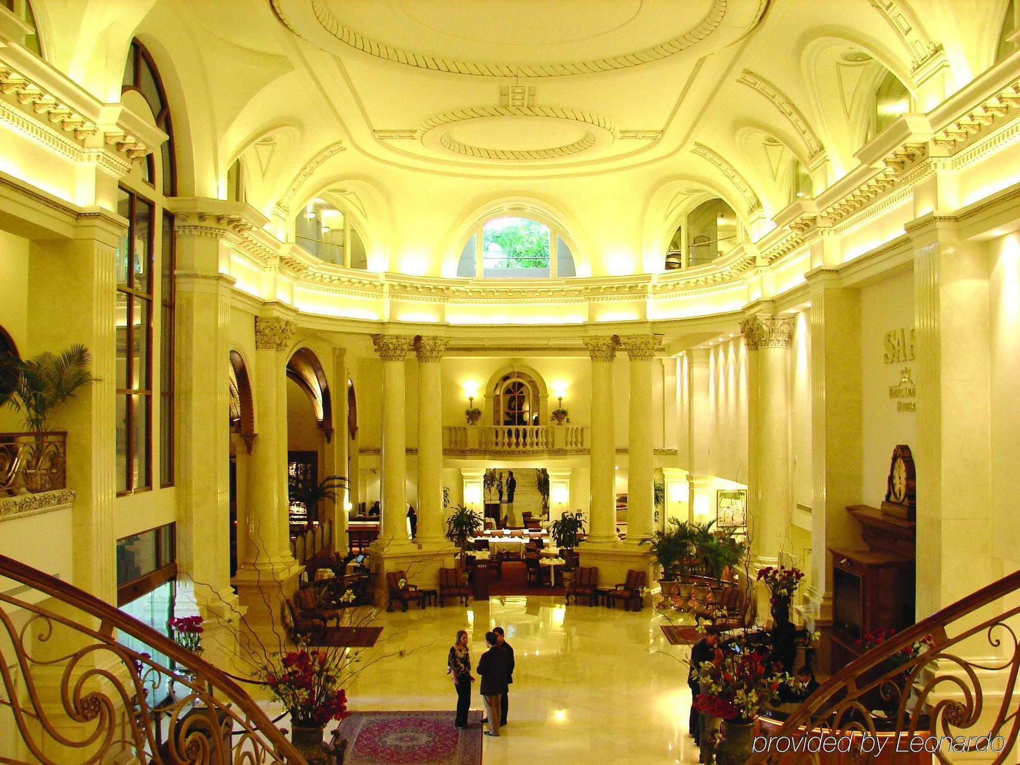 Safi Royal Luxury Valle San Pedro Garza García Beltér fotó The lobby of the hotel