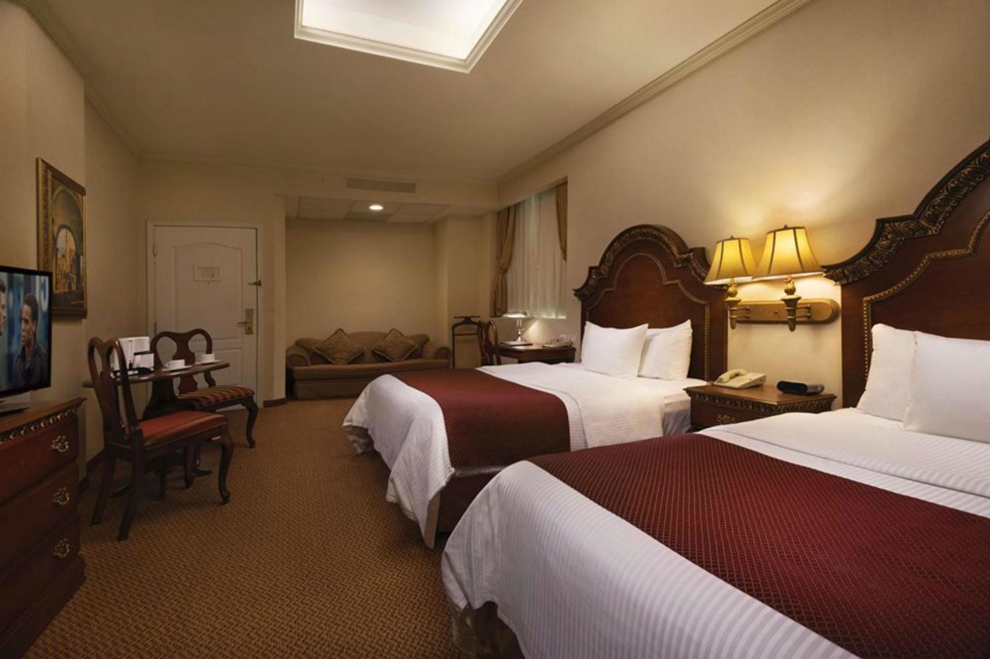 Safi Royal Luxury Valle San Pedro Garza García Kültér fotó A room at the Inn at the Opera