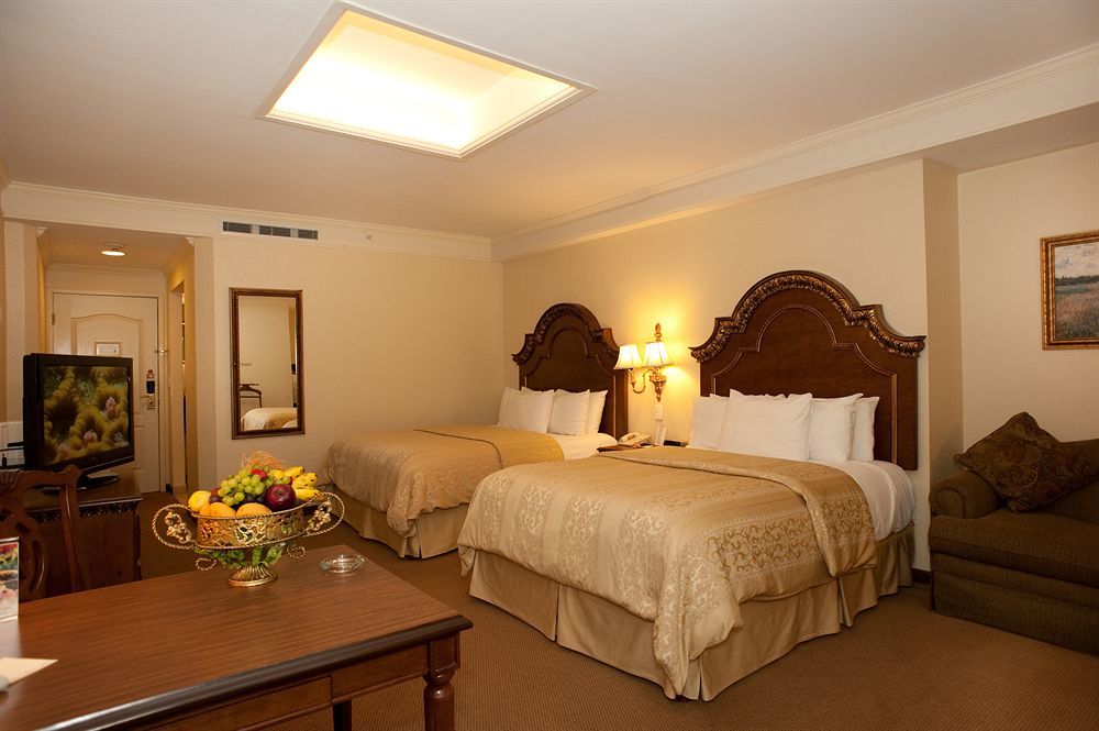 Safi Royal Luxury Valle San Pedro Garza García Kültér fotó A room at the Inn at the Opera
